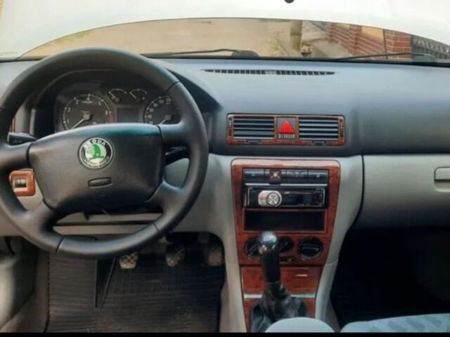 Сірий Шкода Октавія, об'ємом двигуна 1 л та пробігом 258 тис. км за 3900 $, фото 4 на Automoto.ua