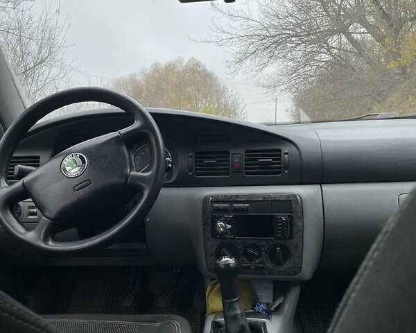 Серый Шкода Октавия, объемом двигателя 1.6 л и пробегом 219 тыс. км за 2900 $, фото 7 на Automoto.ua