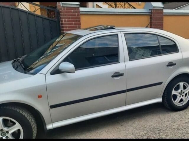 Сірий Шкода Октавія, об'ємом двигуна 1 л та пробігом 258 тис. км за 3900 $, фото 1 на Automoto.ua