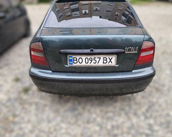Серый Шкода Октавия, объемом двигателя 1.6 л и пробегом 540 тыс. км за 2700 $, фото 1 на Automoto.ua