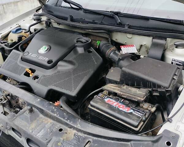 Серый Шкода Октавия, объемом двигателя 1.6 л и пробегом 211 тыс. км за 3250 $, фото 2 на Automoto.ua