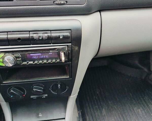 Серый Шкода Октавия, объемом двигателя 1.6 л и пробегом 211 тыс. км за 3250 $, фото 4 на Automoto.ua