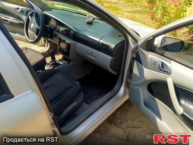 Серый Шкода Октавия, объемом двигателя 1.6 л и пробегом 481 тыс. км за 4000 $, фото 3 на Automoto.ua