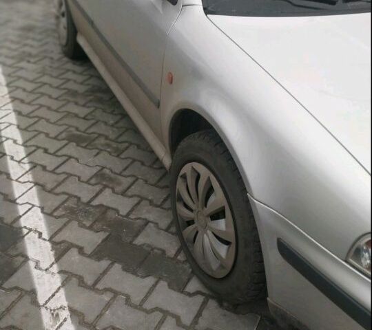 Серый Шкода Октавия, объемом двигателя 1.6 л и пробегом 200 тыс. км за 3500 $, фото 2 на Automoto.ua