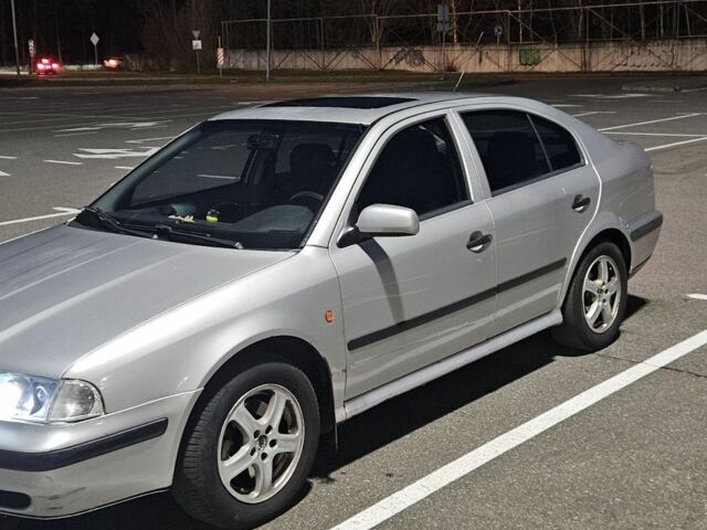 Серый Шкода Октавия, объемом двигателя 2 л и пробегом 428 тыс. км за 2800 $, фото 3 на Automoto.ua