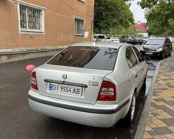 Серый Шкода Октавия, объемом двигателя 1.6 л и пробегом 423 тыс. км за 2500 $, фото 1 на Automoto.ua