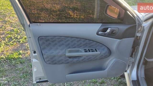 Шкода Октавия 1999 в Измаиле на Automoto.ua Серый Шкода Октавия, объемом двигателя 1.98 л и пробегом 320 тыс. км за 4500 $, фото 10 на Automoto.ua