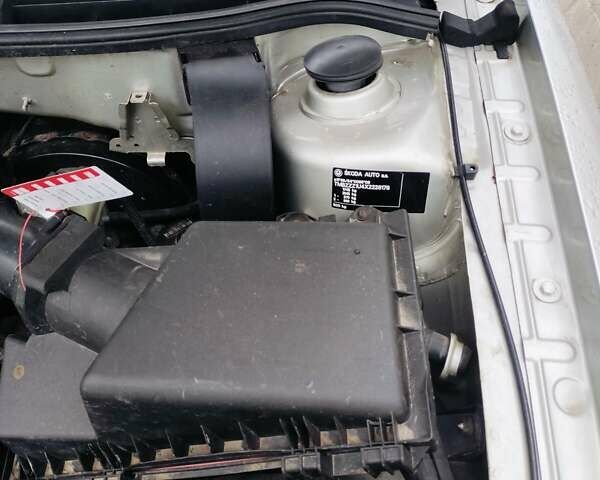 Серый Шкода Октавия, объемом двигателя 1.6 л и пробегом 211 тыс. км за 3250 $, фото 3 на Automoto.ua