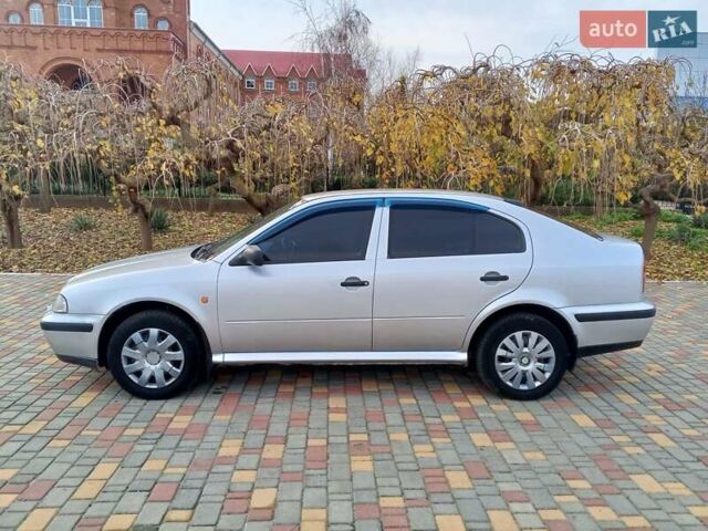 Серый Шкода Октавия, объемом двигателя 1.6 л и пробегом 350 тыс. км за 2999 $, фото 7 на Automoto.ua