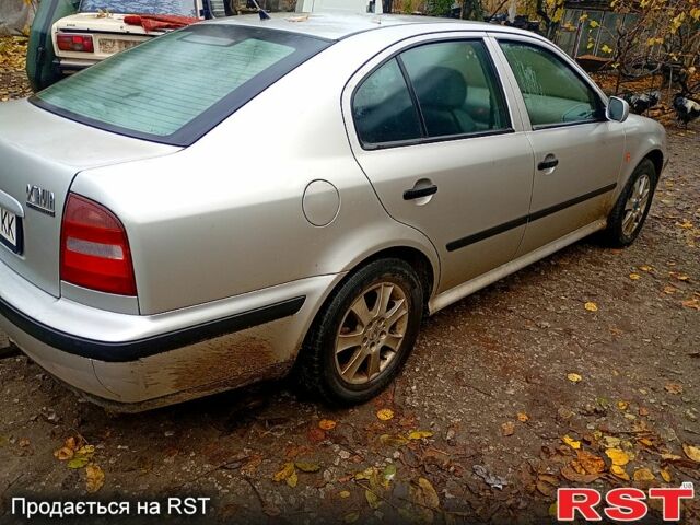 Серый Шкода Октавия, объемом двигателя 2 л и пробегом 333 тыс. км за 2300 $, фото 4 на Automoto.ua