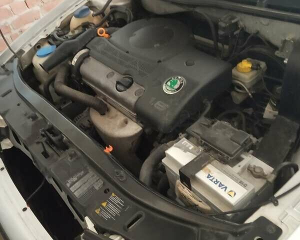 Сірий Шкода Октавія, об'ємом двигуна 1.6 л та пробігом 130 тис. км за 4400 $, фото 3 на Automoto.ua