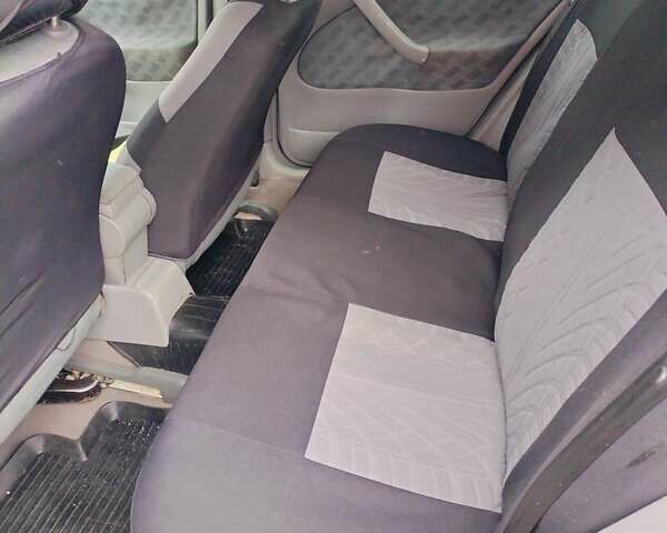 Серый Шкода Октавия, объемом двигателя 1.6 л и пробегом 211 тыс. км за 3250 $, фото 5 на Automoto.ua