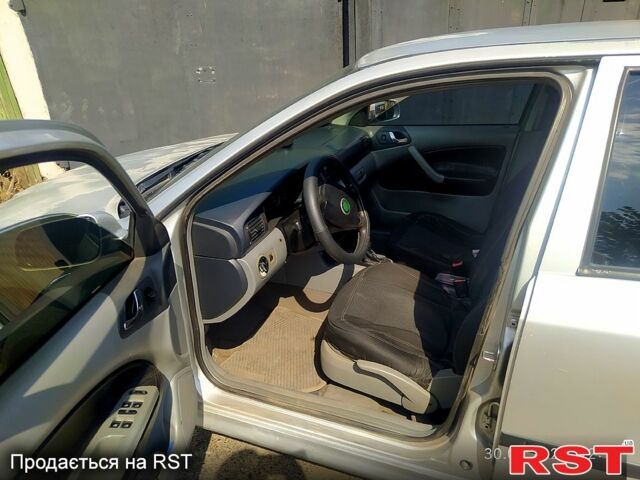 Серый Шкода Октавия, объемом двигателя 1.6 л и пробегом 481 тыс. км за 4000 $, фото 1 на Automoto.ua