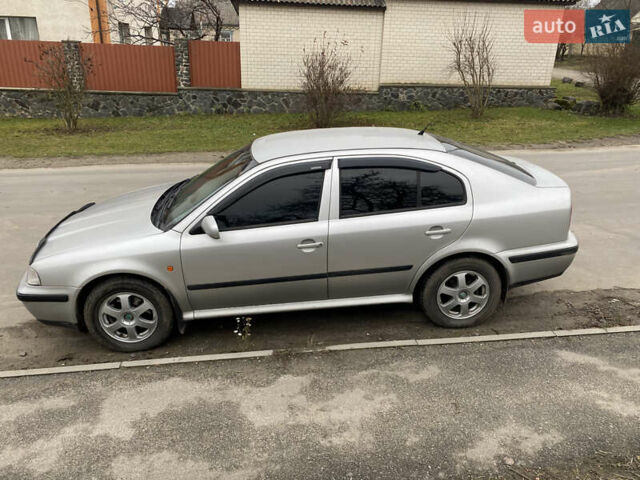 Серый Шкода Октавия, объемом двигателя 1.8 л и пробегом 260 тыс. км за 3000 $, фото 1 на Automoto.ua