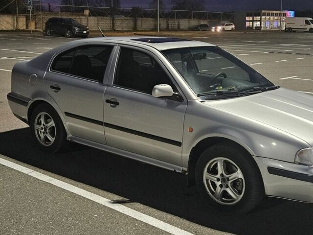 Серый Шкода Октавия, объемом двигателя 2 л и пробегом 428 тыс. км за 2800 $, фото 2 на Automoto.ua