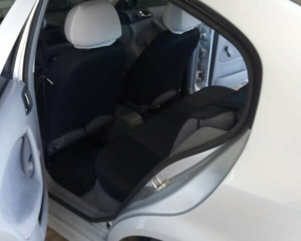 Сірий Шкода Октавія, об'ємом двигуна 1.6 л та пробігом 130 тис. км за 4400 $, фото 5 на Automoto.ua