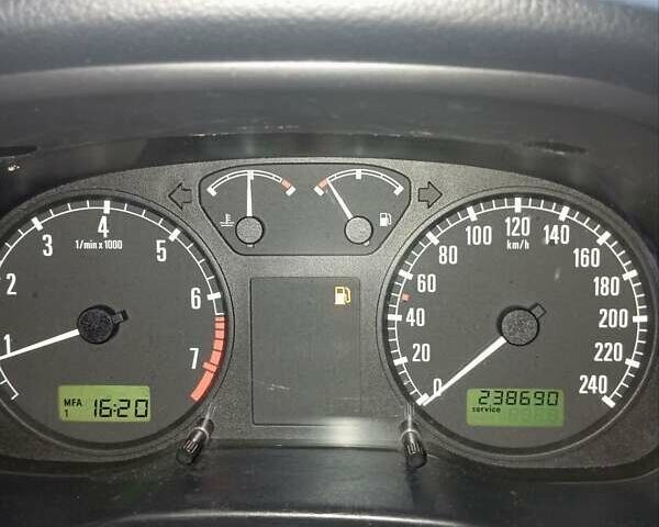 Серый Шкода Октавия, объемом двигателя 1.98 л и пробегом 240 тыс. км за 3300 $, фото 3 на Automoto.ua