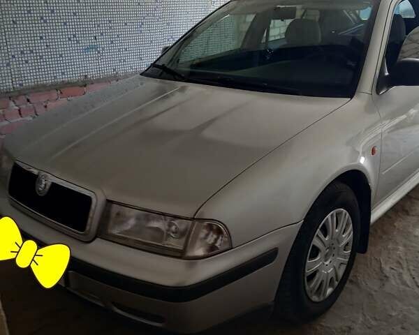 Сірий Шкода Октавія, об'ємом двигуна 1.6 л та пробігом 130 тис. км за 4400 $, фото 1 на Automoto.ua