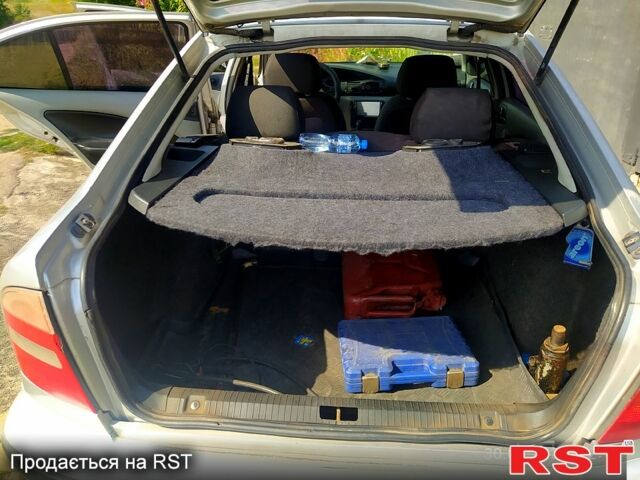 Серый Шкода Октавия, объемом двигателя 1.6 л и пробегом 481 тыс. км за 4000 $, фото 4 на Automoto.ua