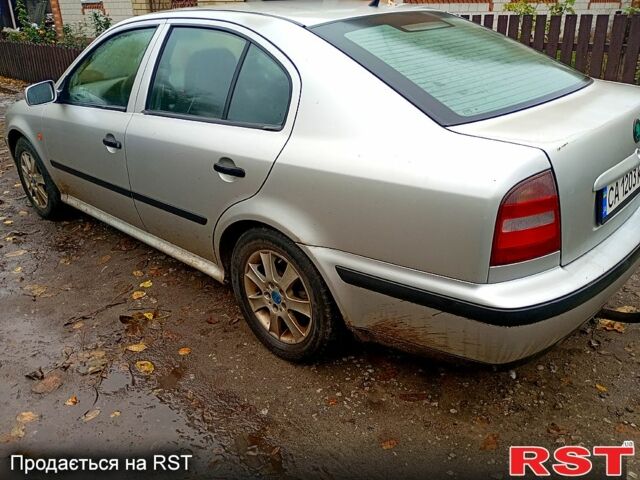 Серый Шкода Октавия, объемом двигателя 2 л и пробегом 333 тыс. км за 2300 $, фото 1 на Automoto.ua