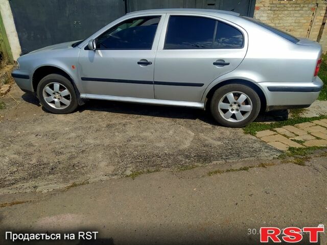 Серый Шкода Октавия, объемом двигателя 1.6 л и пробегом 481 тыс. км за 4000 $, фото 6 на Automoto.ua