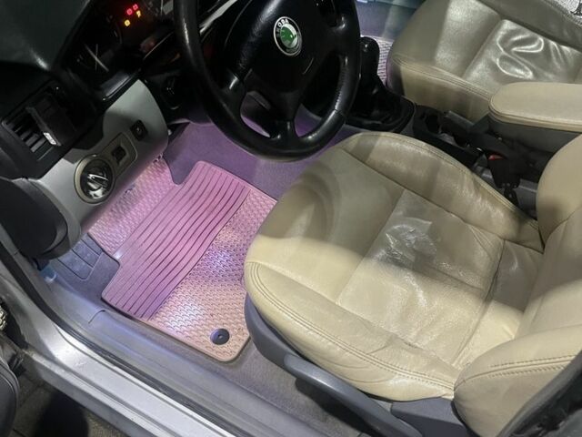 Серый Шкода Октавия, объемом двигателя 2 л и пробегом 308 тыс. км за 2700 $, фото 5 на Automoto.ua