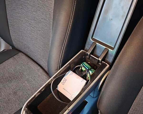 Серый Шкода Октавия, объемом двигателя 2 л и пробегом 250 тыс. км за 4100 $, фото 16 на Automoto.ua