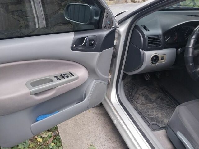 Сірий Шкода Октавія, об'ємом двигуна 2 л та пробігом 320 тис. км за 2400 $, фото 2 на Automoto.ua