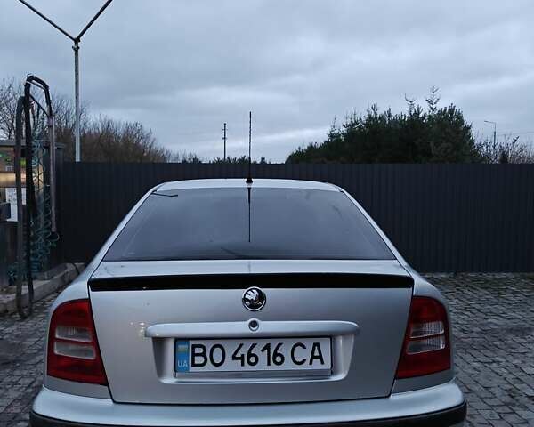 Серый Шкода Октавия, объемом двигателя 2 л и пробегом 250 тыс. км за 4100 $, фото 4 на Automoto.ua