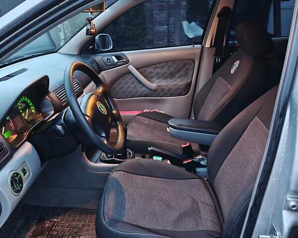 Серый Шкода Октавия, объемом двигателя 2 л и пробегом 250 тыс. км за 4100 $, фото 17 на Automoto.ua