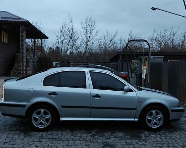 Серый Шкода Октавия, объемом двигателя 2 л и пробегом 250 тыс. км за 4100 $, фото 6 на Automoto.ua