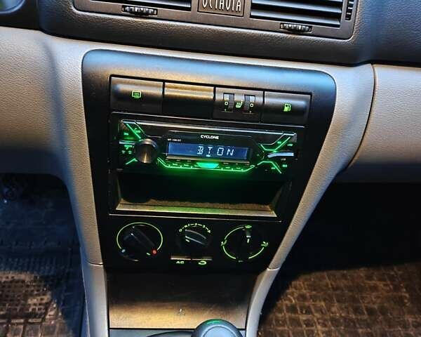 Серый Шкода Октавия, объемом двигателя 2 л и пробегом 250 тыс. км за 4100 $, фото 13 на Automoto.ua