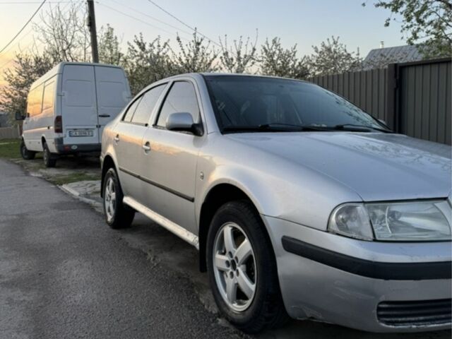 Сірий Шкода Октавія, об'ємом двигуна 2 л та пробігом 520 тис. км за 3400 $, фото 1 на Automoto.ua