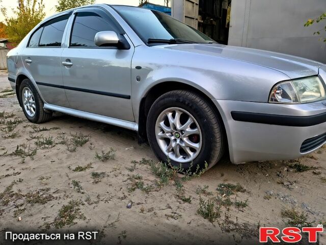 Серый Шкода Октавия, объемом двигателя 1.6 л и пробегом 260 тыс. км за 4600 $, фото 1 на Automoto.ua