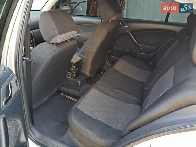 Сірий Шкода Октавія, об'ємом двигуна 1.6 л та пробігом 368 тис. км за 4000 $, фото 6 на Automoto.ua