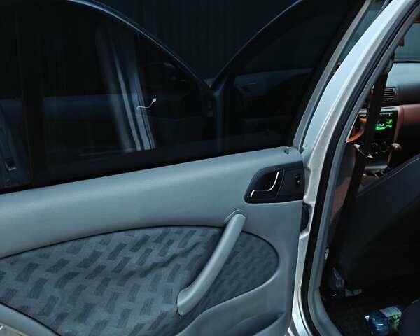 Серый Шкода Октавия, объемом двигателя 2 л и пробегом 250 тыс. км за 4100 $, фото 18 на Automoto.ua