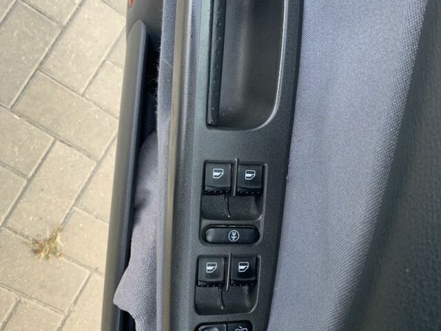 Серый Шкода Октавия, объемом двигателя 1.6 л и пробегом 250 тыс. км за 5100 $, фото 7 на Automoto.ua