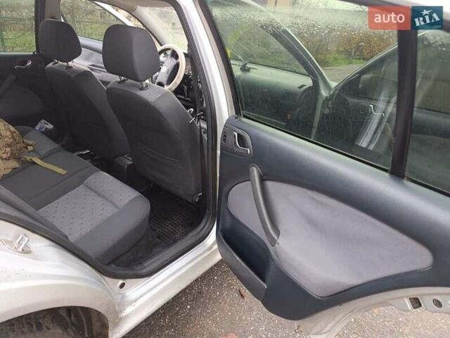 Серый Шкода Октавия, объемом двигателя 1.6 л и пробегом 361 тыс. км за 4000 $, фото 3 на Automoto.ua