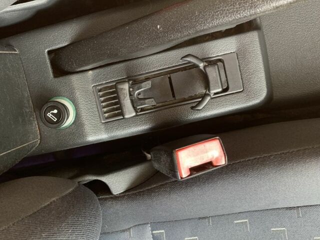 Серый Шкода Октавия, объемом двигателя 1.6 л и пробегом 250 тыс. км за 5100 $, фото 9 на Automoto.ua