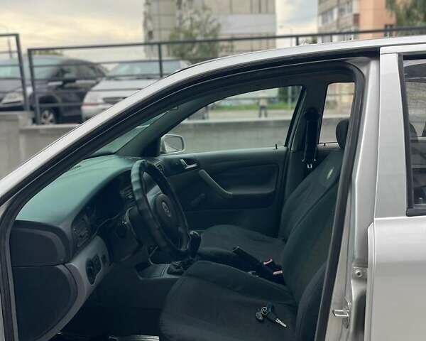 Серый Шкода Октавия, объемом двигателя 1.6 л и пробегом 520 тыс. км за 3700 $, фото 1 на Automoto.ua