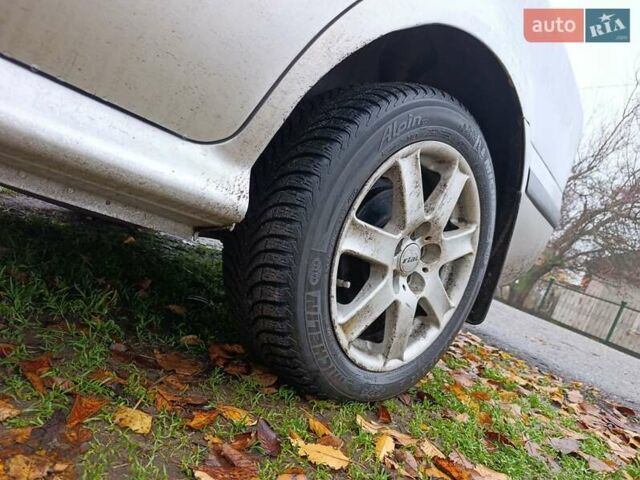 Серый Шкода Октавия, объемом двигателя 1.6 л и пробегом 363 тыс. км за 4000 $, фото 4 на Automoto.ua
