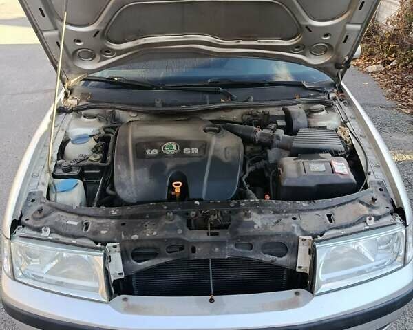 Серый Шкода Октавия, объемом двигателя 1.6 л и пробегом 206 тыс. км за 4500 $, фото 3 на Automoto.ua