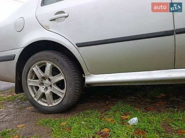 Серый Шкода Октавия, объемом двигателя 1.6 л и пробегом 363 тыс. км за 4000 $, фото 1 на Automoto.ua