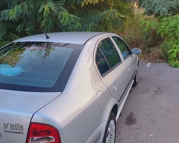 Сірий Шкода Октавія, об'ємом двигуна 1.6 л та пробігом 178 тис. км за 5200 $, фото 5 на Automoto.ua