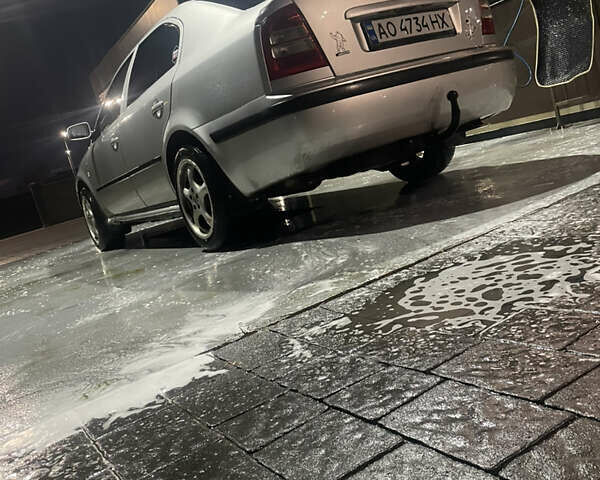 Серый Шкода Октавия, объемом двигателя 1.78 л и пробегом 387 тыс. км за 3600 $, фото 3 на Automoto.ua