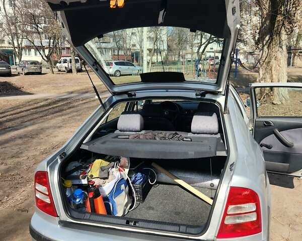 Серый Шкода Октавия, объемом двигателя 1.6 л и пробегом 208 тыс. км за 4500 $, фото 6 на Automoto.ua