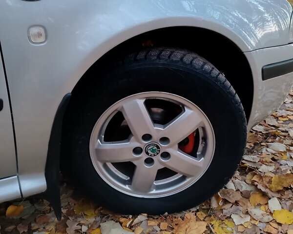 Серый Шкода Октавия, объемом двигателя 1.6 л и пробегом 300 тыс. км за 4399 $, фото 11 на Automoto.ua