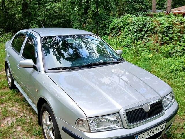Серый Шкода Октавия, объемом двигателя 1.6 л и пробегом 270 тыс. км за 2700 $, фото 2 на Automoto.ua