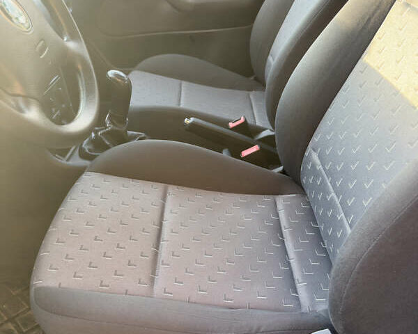 Шкода Октавия 2001 в Ахтырке на Automoto.ua Серый Шкода Октавия, объемом двигателя 1.6 л и пробегом 194 тыс. км за 5250 $, фото 11 на Automoto.ua