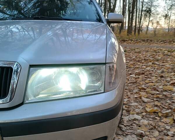 Серый Шкода Октавия, объемом двигателя 1.6 л и пробегом 300 тыс. км за 4399 $, фото 4 на Automoto.ua